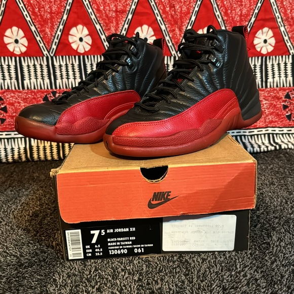 Nike Air Jordan 12 OG Flu Game🔥 - Picture 4 of 7